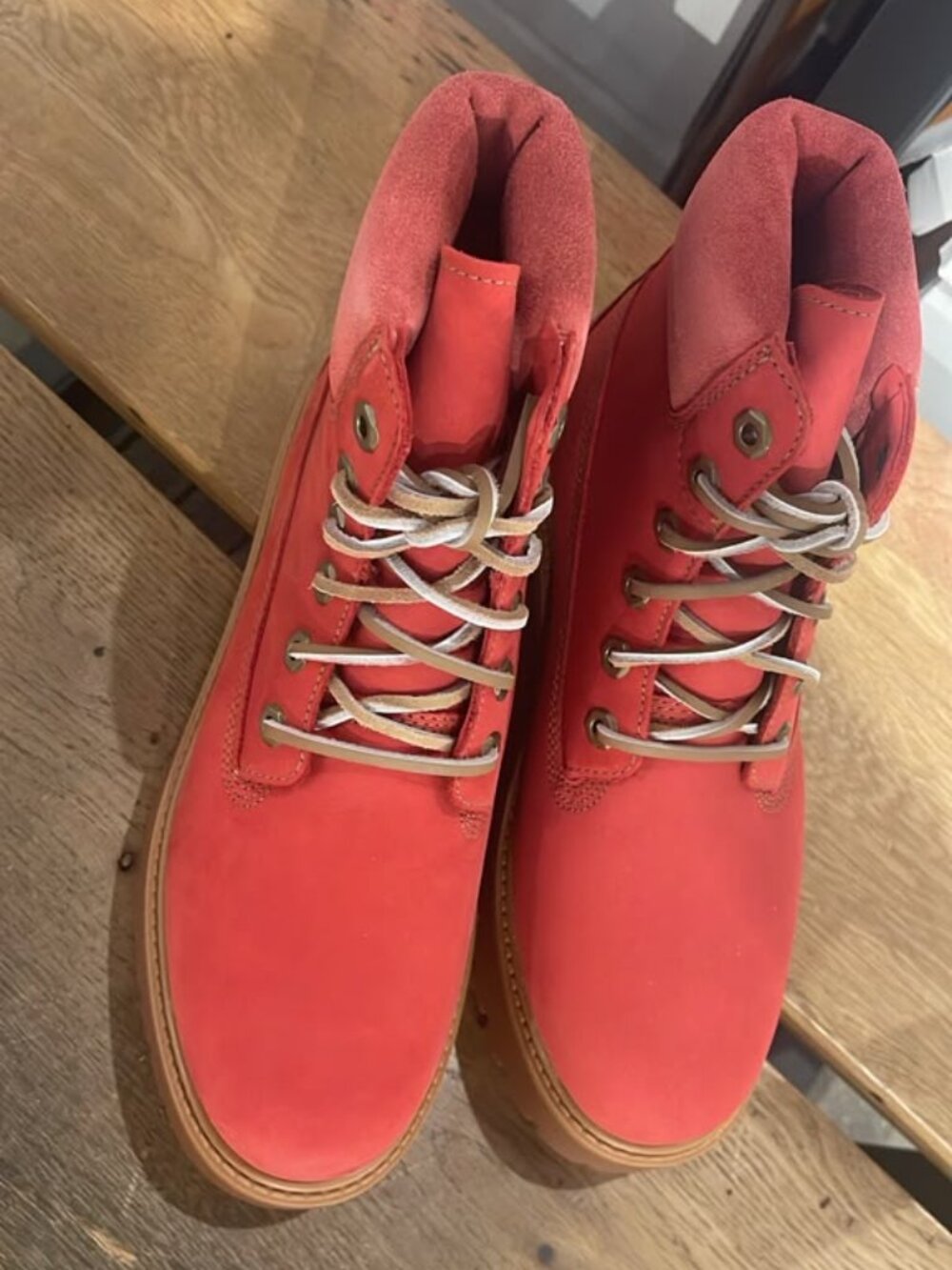 TIMBERLAND WOMEN'S STONE STREET 6 IN LACE WATERPROOF BOOT RED NUBUCK A2H3C-ET1